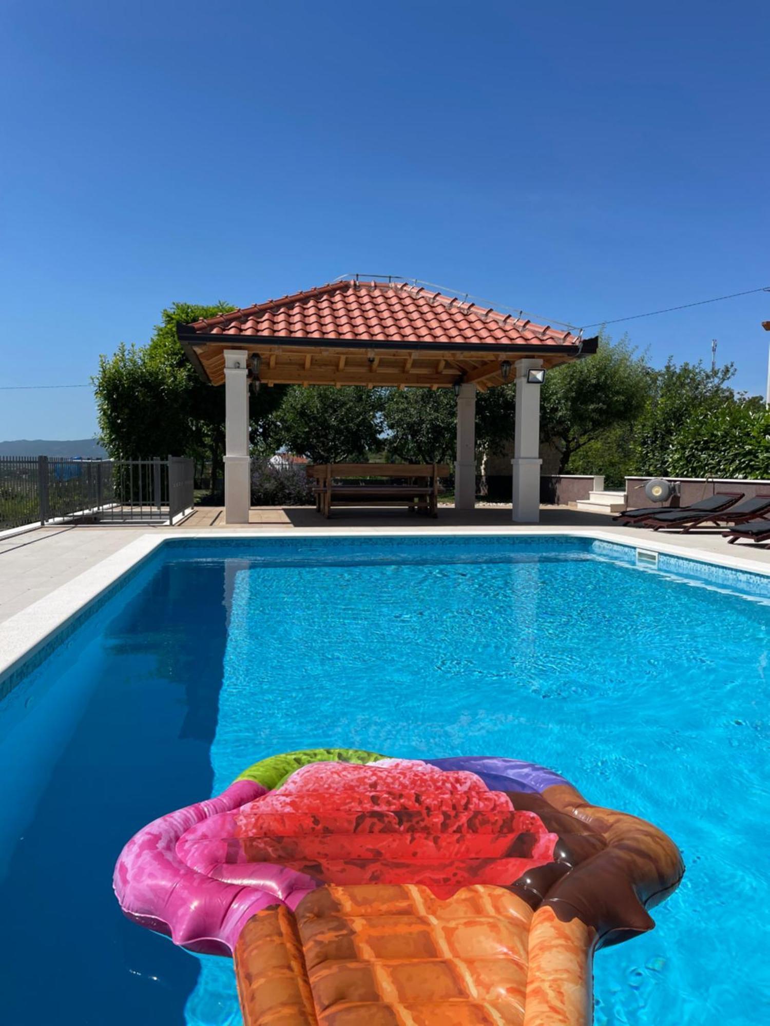 Villa Duje Trilj Esterno foto